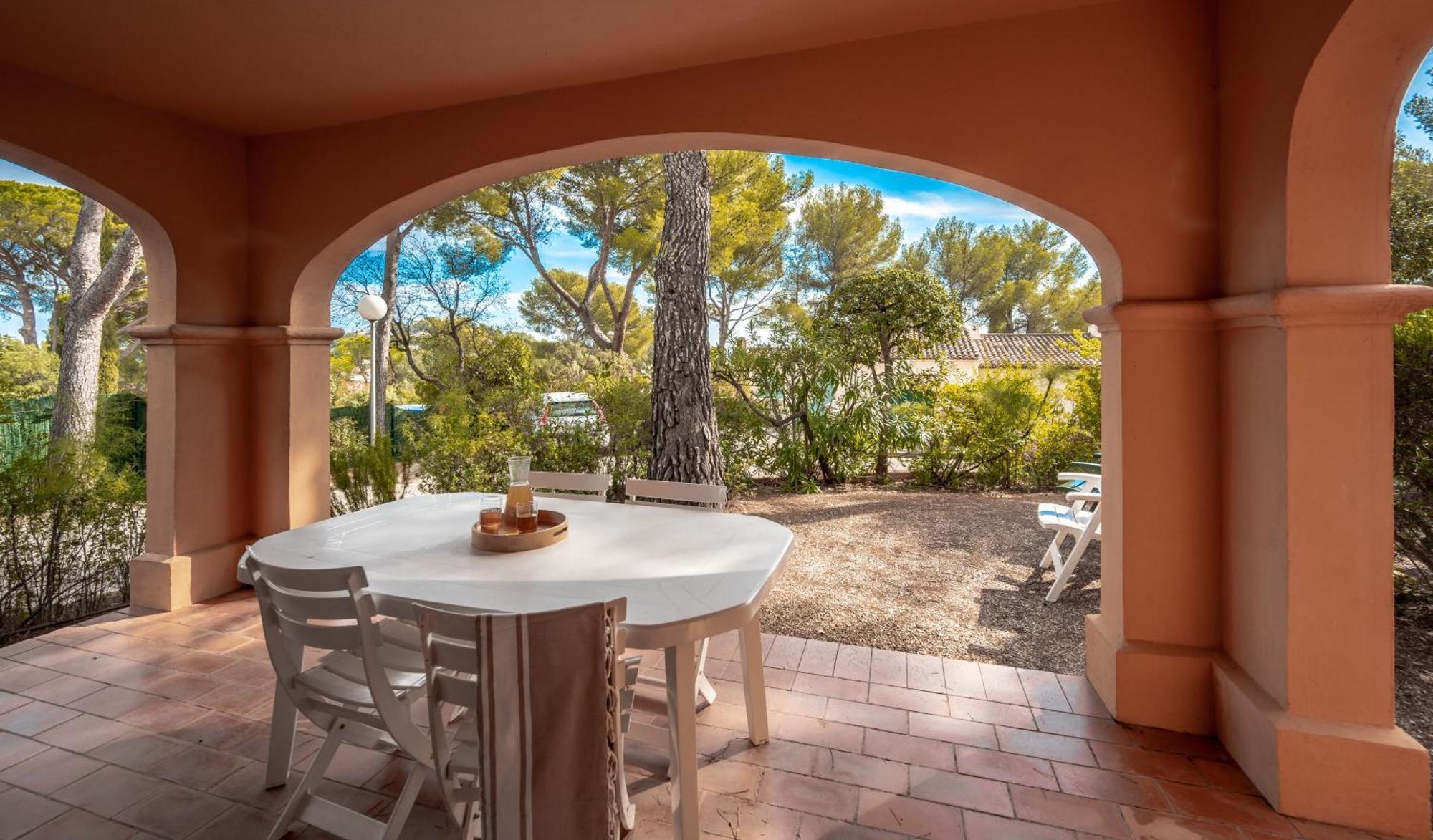 Residence Partenaire Le Domaine De Garlande Cavalaire-sur-Mer Exteriör bild
