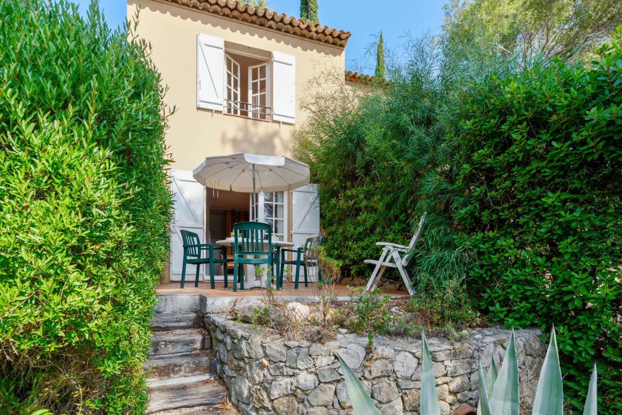 Residence Partenaire Le Domaine De Garlande Cavalaire-sur-Mer Exteriör bild