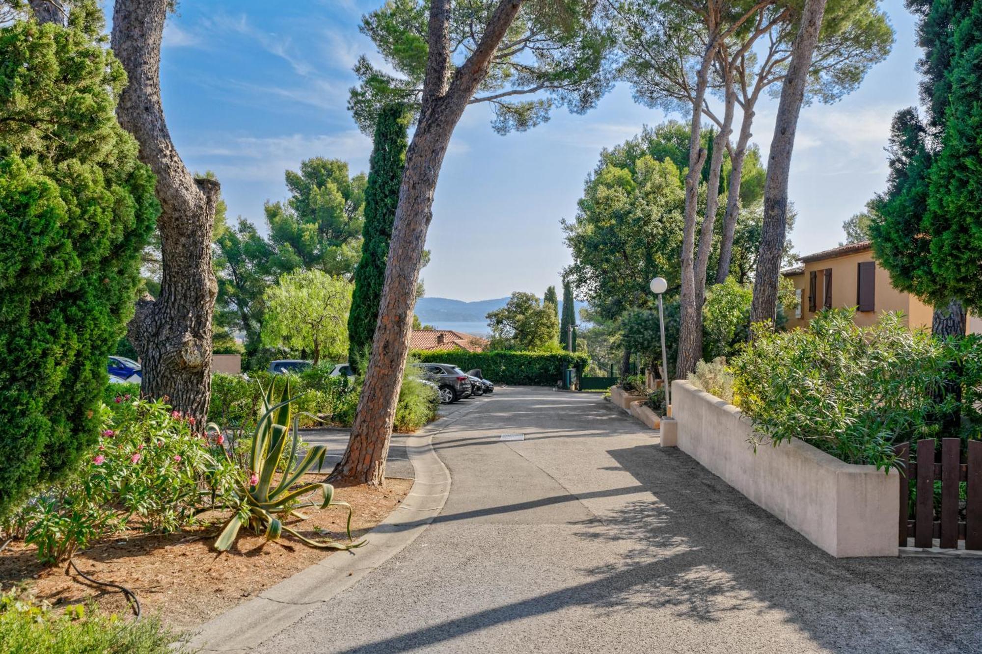 Residence Partenaire Le Domaine De Garlande Cavalaire-sur-Mer Exteriör bild