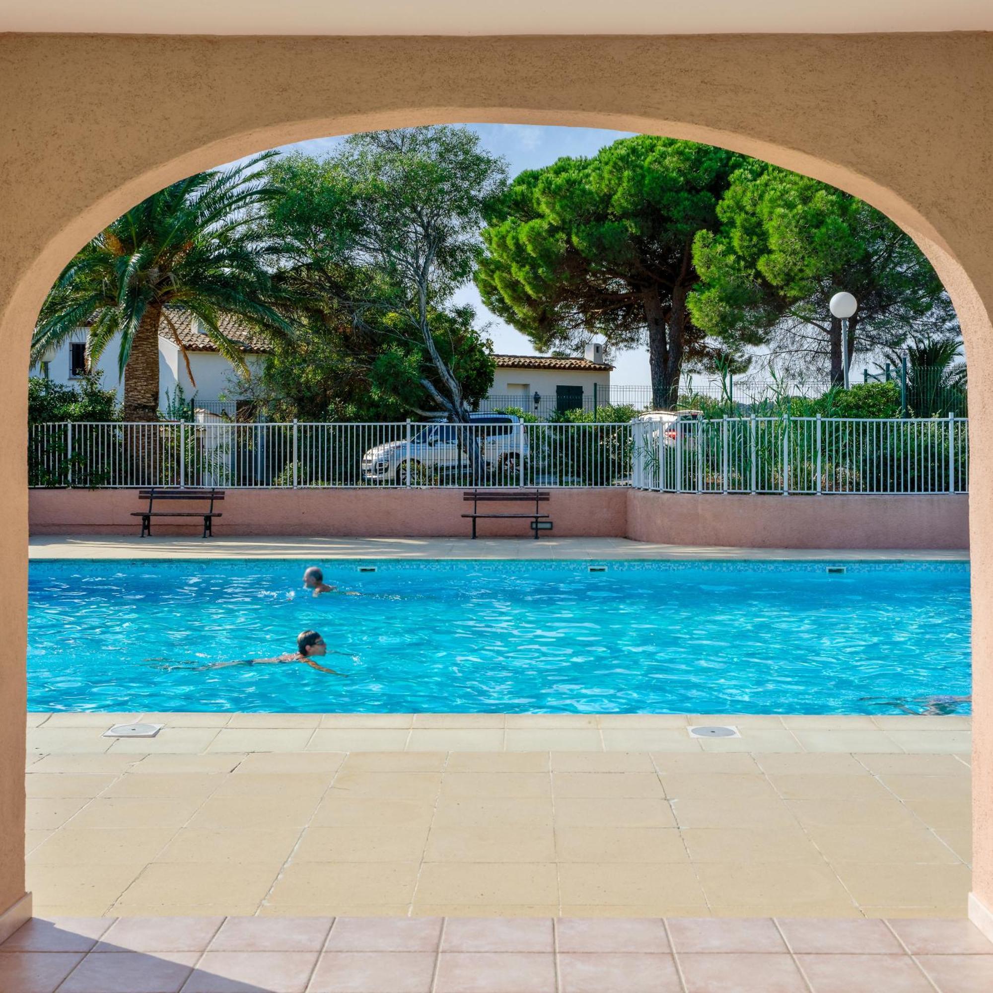 Residence Partenaire Le Domaine De Garlande Cavalaire-sur-Mer Exteriör bild